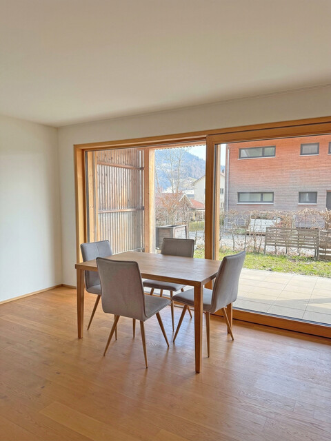 Moderne Wohnung mit großer Terrasse in Egg