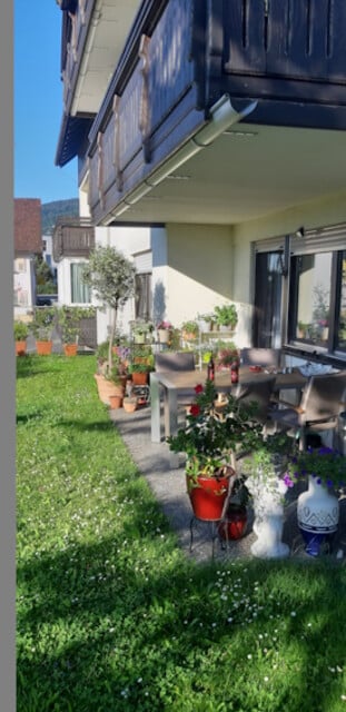 Sehr schöne Terrassenwohnung mit Gartennutzung, Garage & Stellplatz. Schöner Ausblick