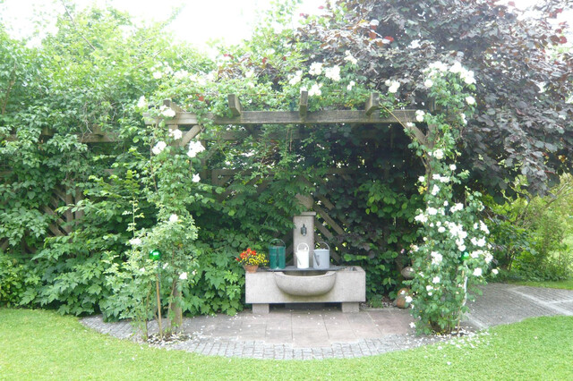 Großzügiges Wohnen mit traumhaftem Garten in ruhiger Bestlage nahe der Stadt