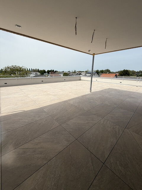 Luxus pur - Penthouse mit 225m² Terrasse - 2 TG-Plätzen - Lift direkt in die Wohnung - klimatisiert!