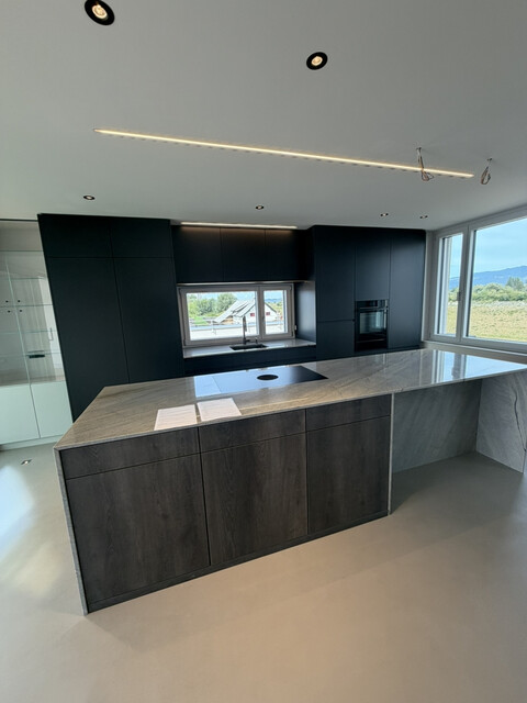 Luxus pur - Penthouse mit 225m² Terrasse - 2 TG-Plätzen - Lift direkt in die Wohnung - klimatisiert!