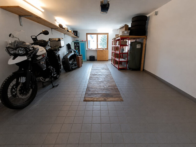 🏡 Gartenwohnung mit Einfamilienhaus-Charakter – 190 m² Südgarten, Pool & großer Keller