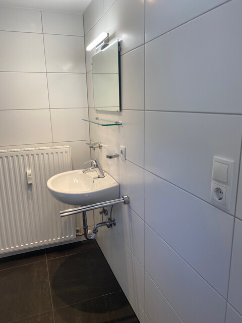 Privatvermietung: Liebevolle 4,5-Zimmer-Wohnung im 2. OG (ohne Lift) mit möglicher Gartennutzung