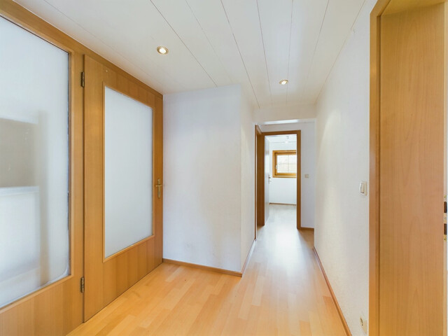 Großzügige 3,5-Zimmer-Etagenwohnung mit Garten, Loggien und Gartenhaus in Lustenau!