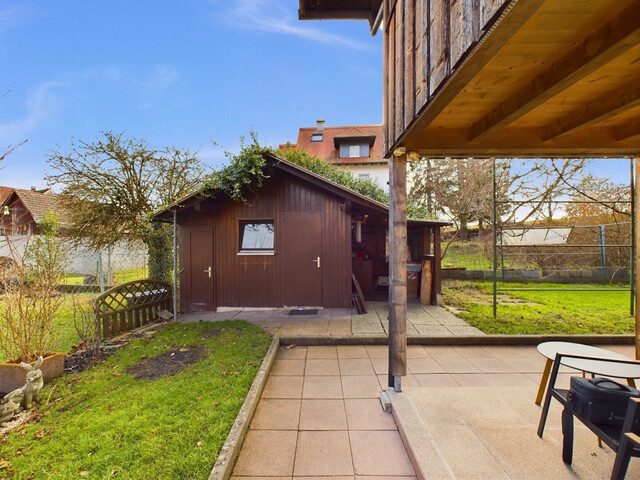 Großzügige 3,5-Zimmer-Etagenwohnung mit Garten, Loggien und Gartenhaus in Lustenau!