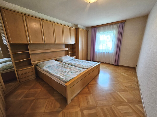 Schöne große Liegenschaft mit einem Einfamilienhaus und einem Stall-/Wirtschaftsgebäude in Meinigen!