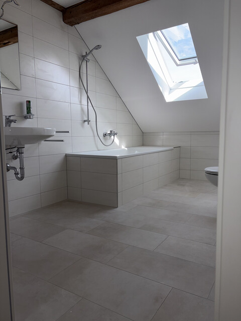 Neue Dachgeschosswohnung mit Charme in Dreiparteienhaus in Feldkirch/ Nofels