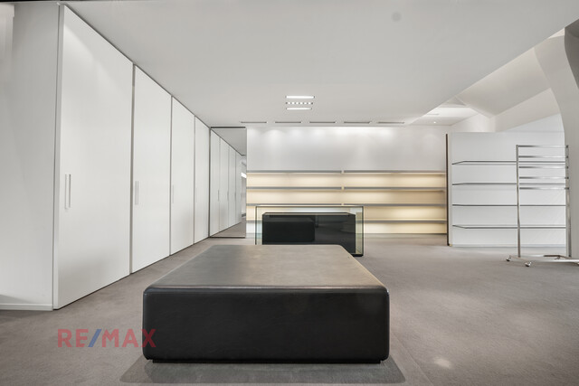 Dornbirn Marktplatz-Einzigartige Verkaufsfläche wartet auf Ihre Vision!