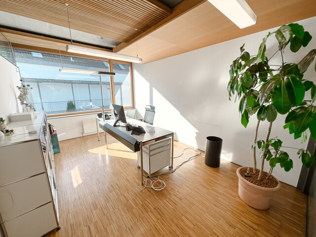 TOP LAGE nur 3 Minuten vom Hauptbahnhof! Firmenstandort in Dornbirn – inkl. 5TG's und 11 AP's