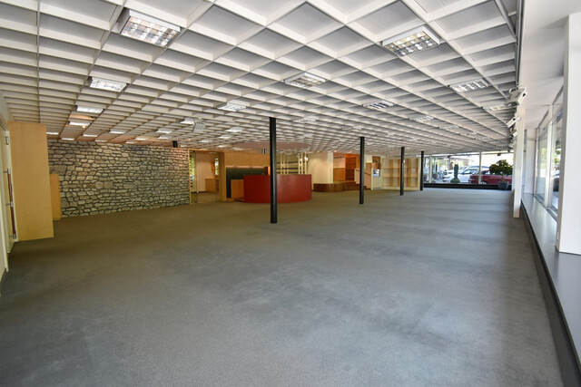 Büro- / Einzelhandelsfläche in bester Lage jetzt zur Miete verfügbar – Sichern Sie sich hohe Kundenfrequenz!