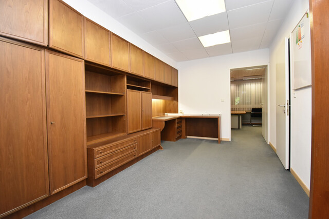 Büro- / Einzelhandelsfläche in bester Lage jetzt zur Miete verfügbar – Sichern Sie sich hohe Kundenfrequenz!