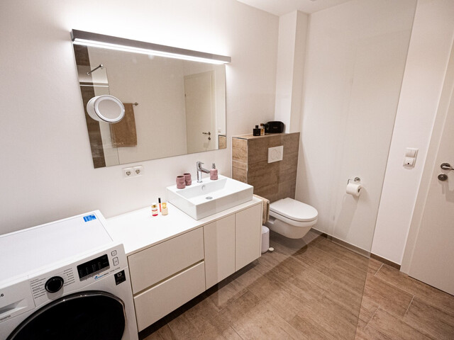 Elegante 2-Zimmer-Wohnung in ruhiger Lage von Lochau mit Tischlermöbel ausgestattet