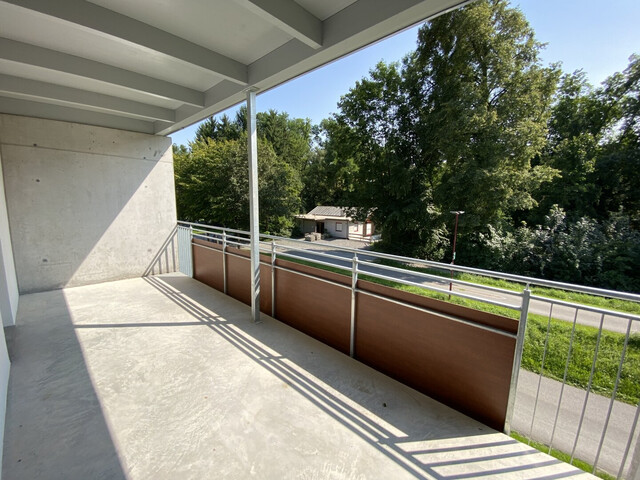 Wohnen in naturnaher Lage: Wunderbare 2-Zimmerwohnung mit Balkon in Höchst zu vermieten!
