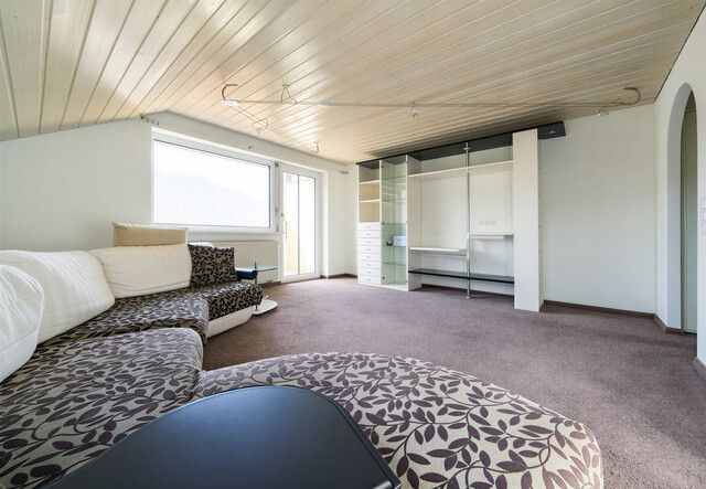 2-Zimmer-Dachgeschoßwohnung mit wunderbarer Fernsicht