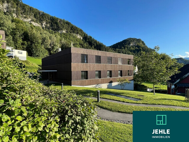 Exklusive 3-Zimmer Dachgeschosswohnung mit sonnigem Balkon in Stadtnähe zu verkaufen!