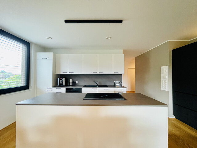 Exklusive 3-Zimmer Dachgeschosswohnung mit sonnigem Balkon in Stadtnähe zu verkaufen!