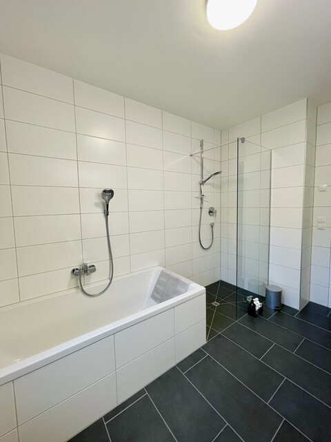 Exklusive 3-Zimmer Dachgeschosswohnung mit sonnigem Balkon in Stadtnähe zu verkaufen!