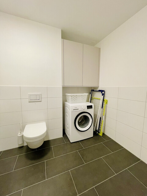 Exklusive 3-Zimmer Dachgeschosswohnung mit sonnigem Balkon in Stadtnähe zu verkaufen!