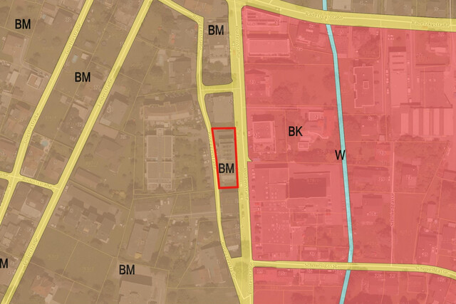 Büro oder Verkaufsraum – flexible Fläche mit beeindruckender Fensterfront