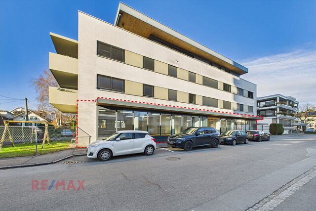 Büro oder Verkaufsraum – flexible Fläche mit beeindruckender Fensterfront