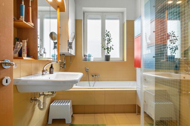 Zentral. Großzügig. Flexibel nutzbar – Zweifamilienhaus in Lustenau