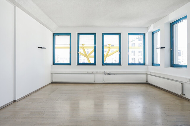 Modernes Büro (46 m²) an der Bundesstraße in Klaus - Perfekte Lage für dein Unternehmen!