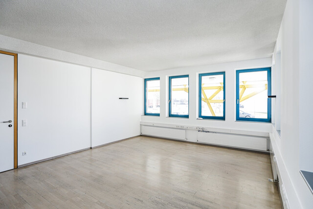 Modernes Büro (46 m²) an der Bundesstraße in Klaus - Perfekte Lage für dein Unternehmen!