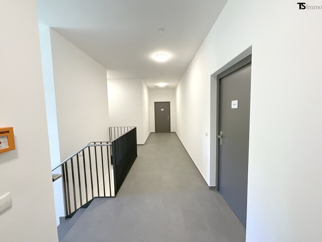 Tschagguns: Neuwertige 2-Zimmer-Dach-Terrassen-Wohnung ca. 50 m2 + Terrasse ca. 22 m2