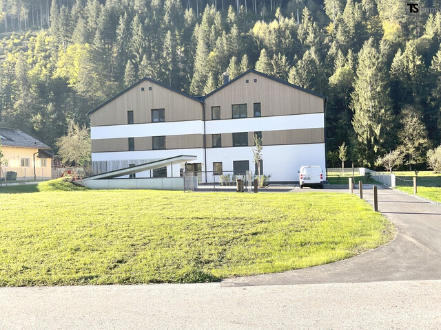 Tschagguns: Neuwertige 2-Zimmer-Dach-Terrassen-Wohnung ca. 50 m2 + Terrasse ca. 22 m2