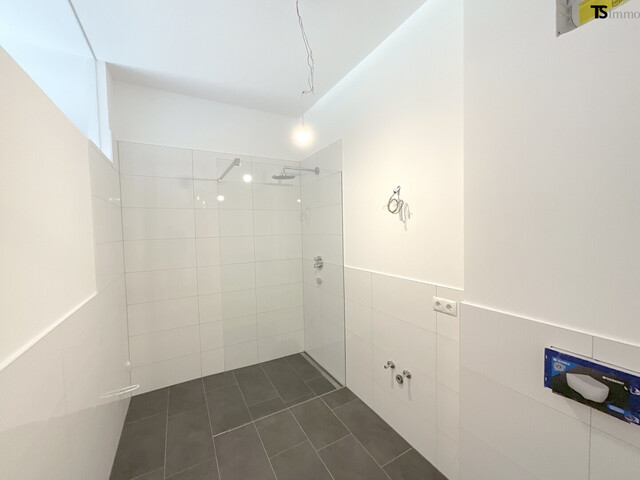 Tschagguns: Neuwertige 2-Zimmer-Dach-Terrassen-Wohnung ca. 50 m2 + Terrasse ca. 22 m2