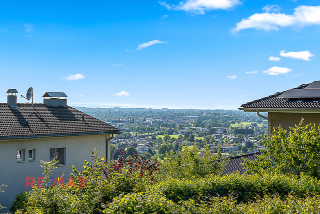 Rückzugsort im Grünen: Wohnen mit Weitblick in Schwarzach