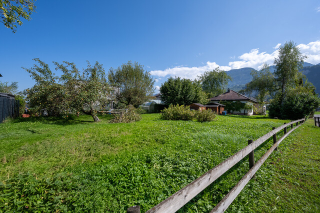 Schöner sonniger Baugrund