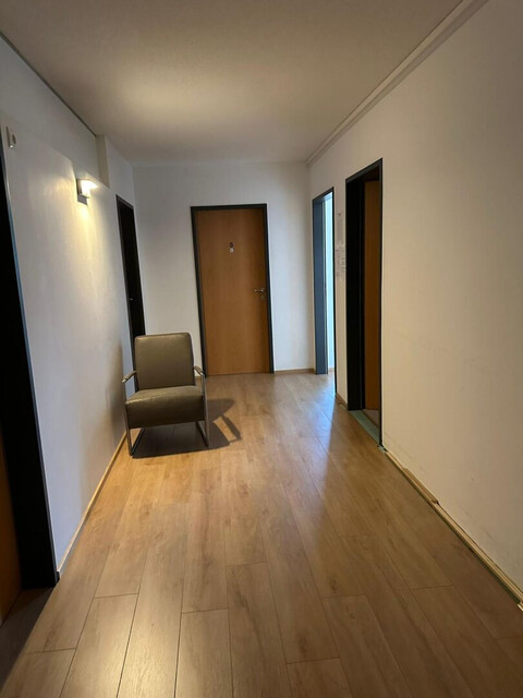Renditestarke Wohnung mit fünf möblierten Einheiten in zentraler Lage