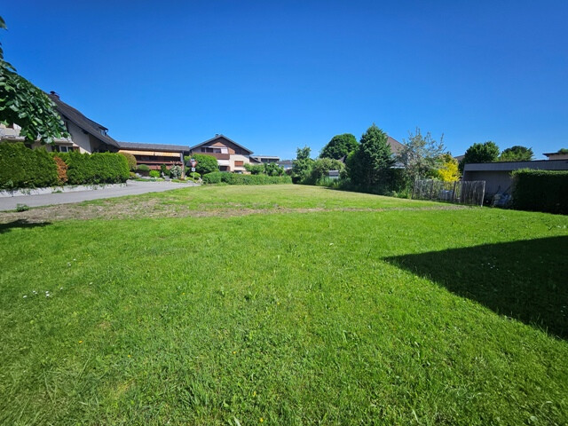 Schönes Grundstück in sonniger und ruhiger Lage „Mitten im Rheintal“!