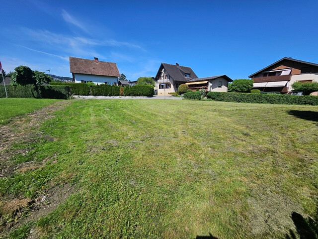 Schönes Grundstück in sonniger und ruhiger Lage „Mitten im Rheintal“!