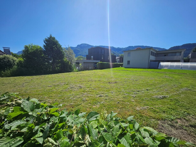 Schönes Grundstück in sonniger und ruhiger Lage „Mitten im Rheintal“!