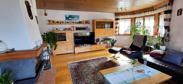 Charmantes Einfamilienhaus mit sehr gepflegter Ausstattung und grossem Garten zu verkaufen!