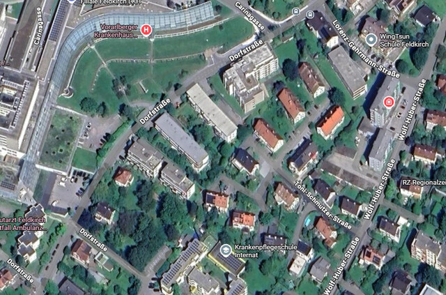 Doppelhaushälfte mit 6 Schlafzimmern 