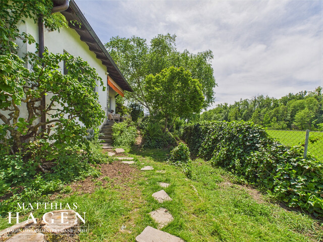 Bungalow - 2 Grundstücke
Ideal für Familien oder als Investment