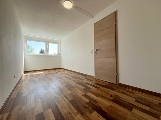 Sonnige TOP 4 Zi-Wohnung mit 8 m² Loggia und Gebhardsbergblick