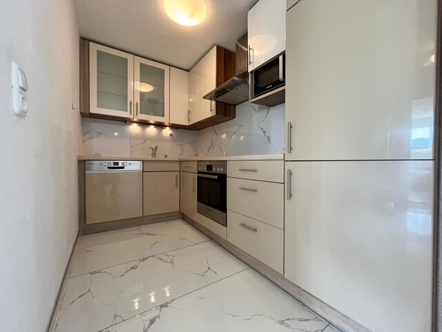 Sonnige TOP 4 Zi-Wohnung mit 8 m² Loggia und Gebhardsbergblick