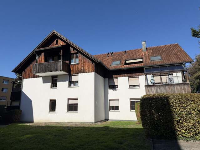 Dachgeschoss-Charme trifft Wohnkomfort – 3-Zimmer-Wohnung in Höchst