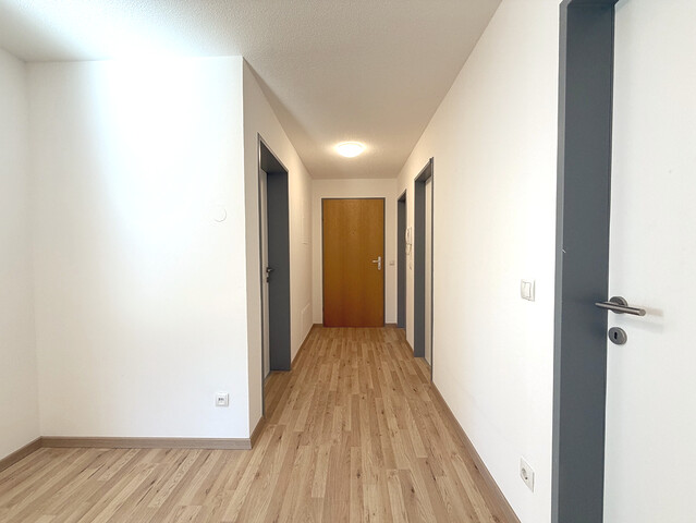 Dachgeschoss-Charme trifft Wohnkomfort – 3-Zimmer-Wohnung in Höchst