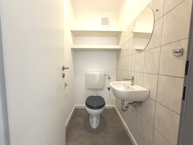 Dachgeschoss-Charme trifft Wohnkomfort – 3-Zimmer-Wohnung in Höchst