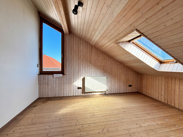 Wohnen auf zwei Ebene - großzügige Wohnung mit Balkon & Garten