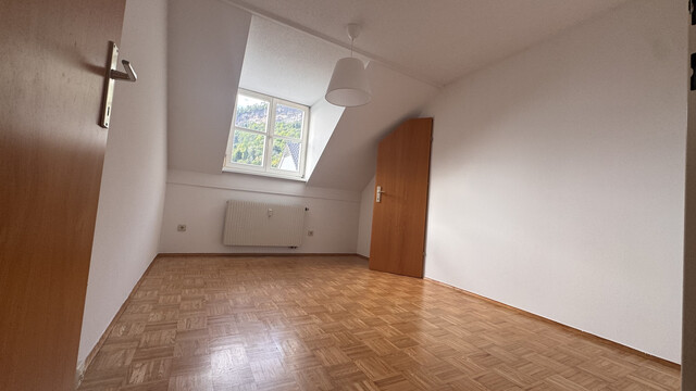 Schöne 3.5 Zimmer Dachgeschosswohnung in ruhiger Lage in Kennelbach