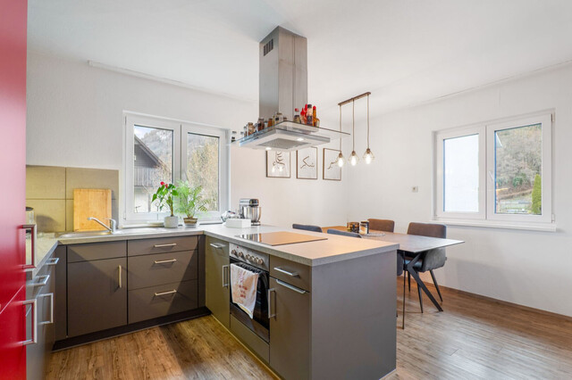 Großzügiges 10-Zimmer-Haus in Kennelbach mit rießigem Garten und Balkon