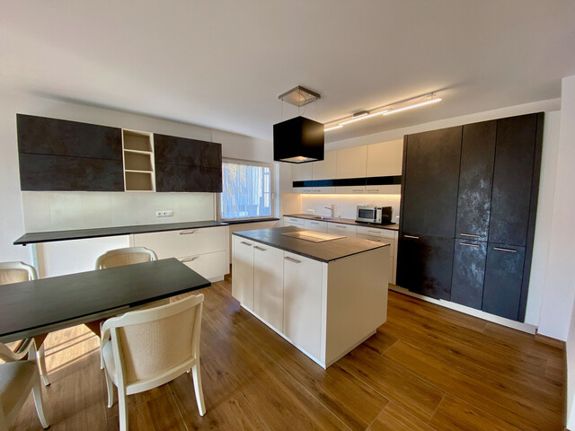 "ohne Provision" geräumige, teilmöblierte, helle 3 Zimmer Terrassenwohnung