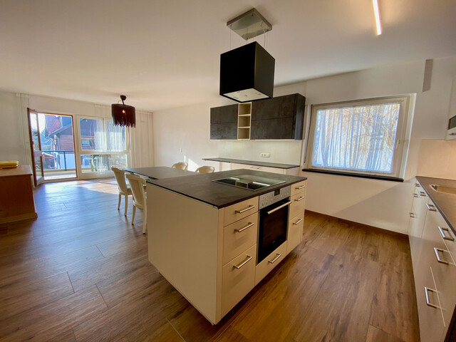 "ohne Provision" geräumige, teilmöblierte, helle 3 Zimmer Terrassenwohnung