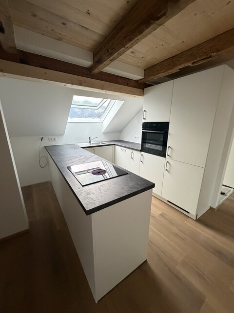 Neue Dachgeschosswohnung mit Charme in Dreiparteienhaus in Feldkirch/ Nofels